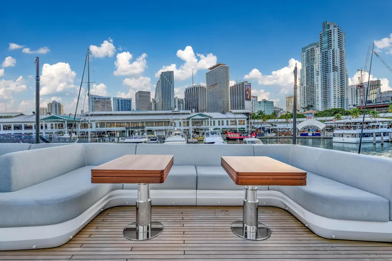 Slide: The Image of Azimut S10 2021 - 65