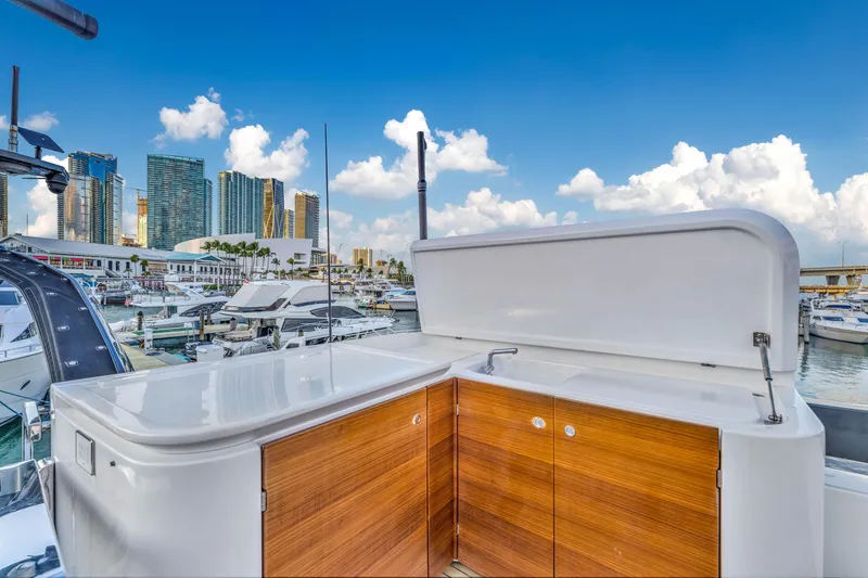 Slide: The Image of Azimut S10 2021 - 66