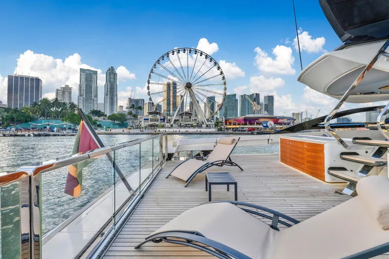 Slide: The Image of Azimut S10 2021 - 67