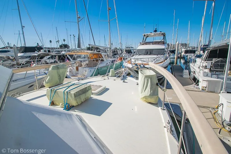 Slide: The Image of Hatteras 43 Motor Yacht 1986 - 52