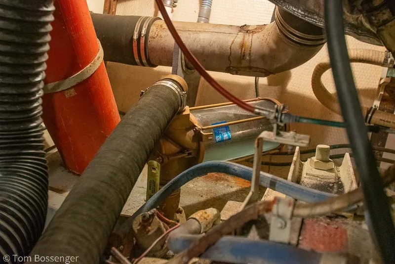 Slide: The Image of Hatteras 43 Motor Yacht 1986 - 62