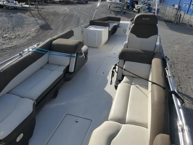 Slide: The Image of Bayliner Element XR7 2019 - 12