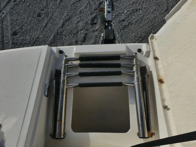 Slide: The Image of Bayliner Element XR7 2019 - 14