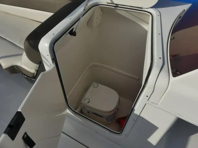 Slide: The Image of Bayliner Element XR7 2019 - 25