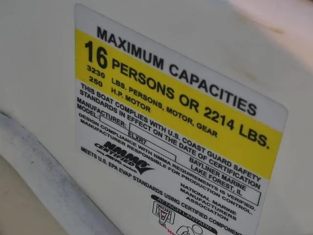 Slide: The Image of Bayliner Element XR7 2019 - 31