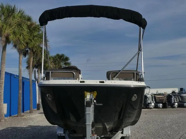 Slide: The Image of Bayliner Element XR7 2019 - 4