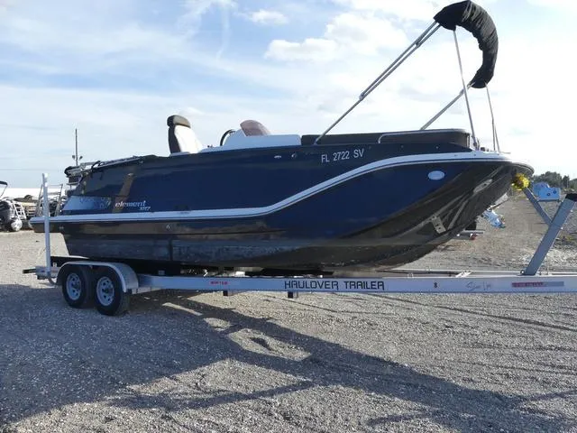 Slide: The Image of Bayliner Element XR7 2019 - 6