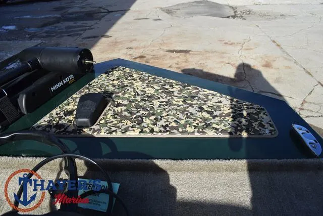 Slide: The Image of Tracker Bass Tracker Classic Limited 2025 - 13