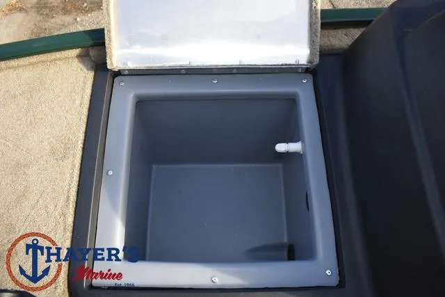 Slide: The Image of Tracker Bass Tracker Classic Limited 2025 - 17