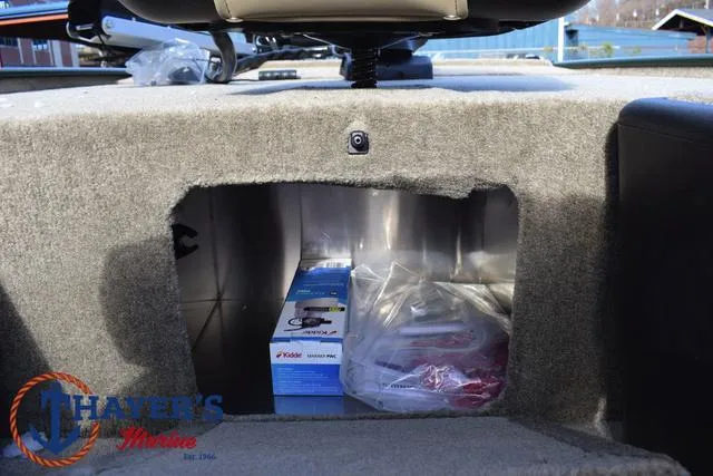 Slide: The Image of Tracker Bass Tracker Classic Limited 2025 - 19