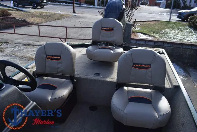 Slide: The Image of Tracker Bass Tracker Classic Limited 2025 - 21