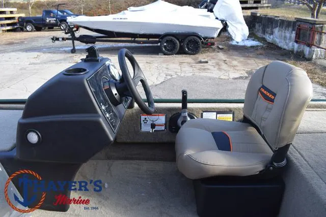 Slide: The Image of Tracker Bass Tracker Classic Limited 2025 - 22