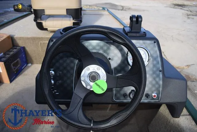 Slide: The Image of Tracker Bass Tracker Classic Limited 2025 - 24