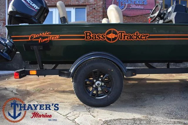 Slide: The Image of Tracker Bass Tracker Classic Limited 2025 - 6