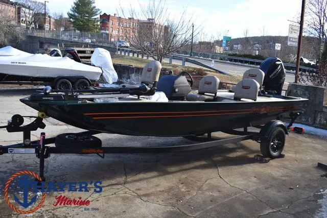 Slide: The Image of Tracker Bass Tracker Classic Limited 2025 - 8