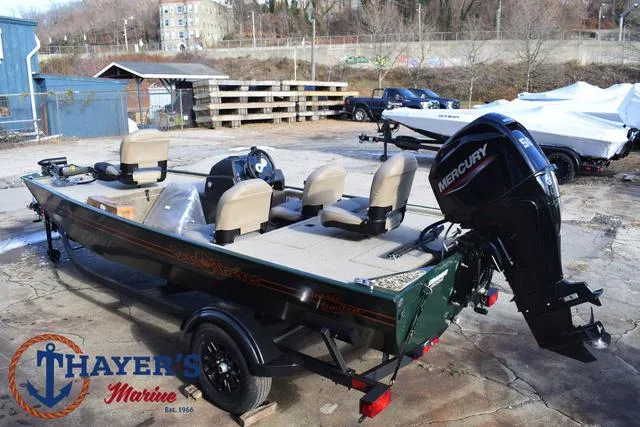 Slide: The Image of Tracker Bass Tracker Classic Limited 2025 - 9