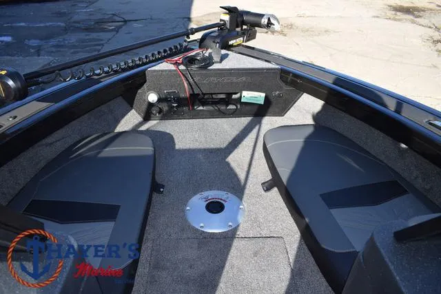 Slide: The Image of Tracker Targa V-18 Combo 2025 - 12