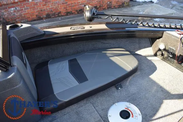 Slide: The Image of Tracker Targa V-18 Combo 2025 - 14