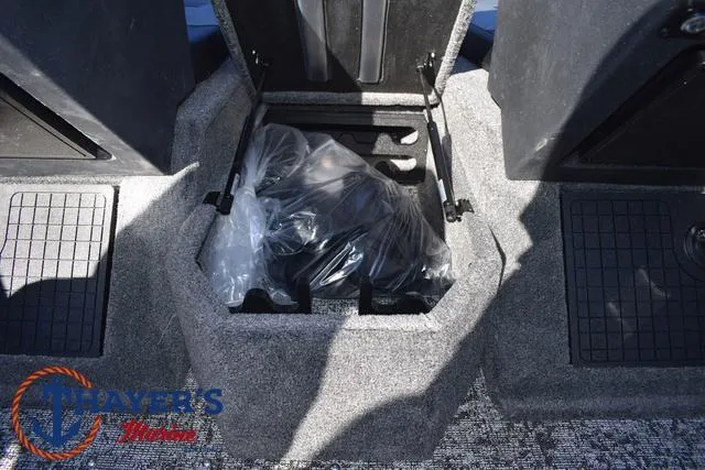 Slide: The Image of Tracker Targa V-18 Combo 2025 - 16