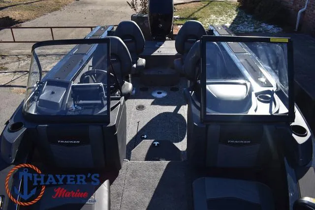 Slide: The Image of Tracker Targa V-18 Combo 2025 - 17