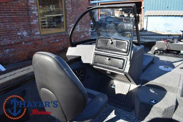 Slide: The Image of Tracker Targa V-18 Combo 2025 - 20