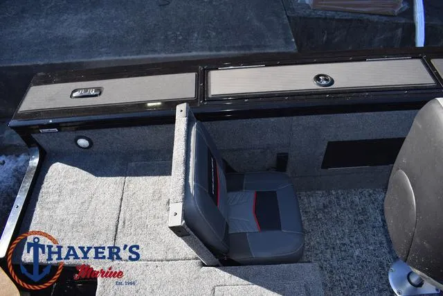 Slide: The Image of Tracker Targa V-18 Combo 2025 - 26