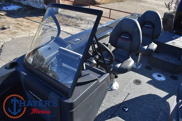 Slide: The Image of Tracker Targa V-18 Combo 2025 - 27