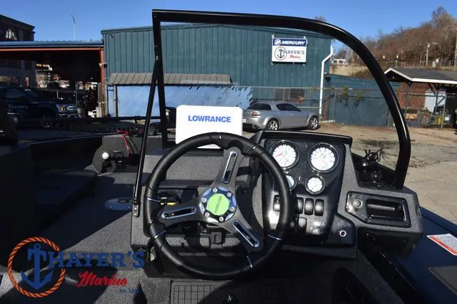 Slide: The Image of Tracker Targa V-18 Combo 2025 - 29