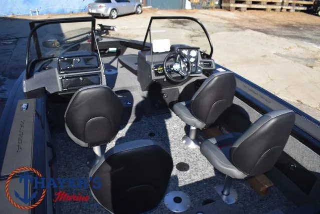 Slide: The Image of Tracker Targa V-18 Combo 2025 - 40