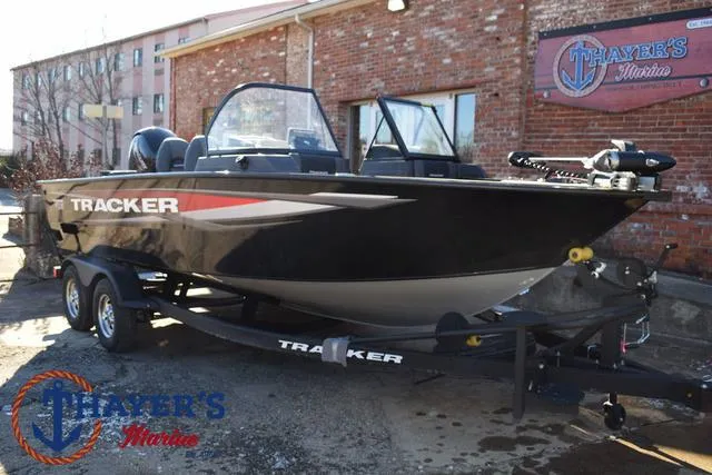 Slide: The Image of Tracker Targa V-18 Combo 2025 - 45