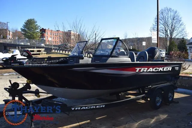 Slide: The Image of Tracker Targa V-18 Combo 2025 - 8