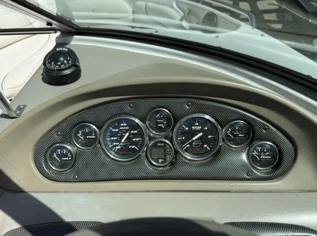 Slide: The Image of Crownline Boats 210 LX 2005 - 13