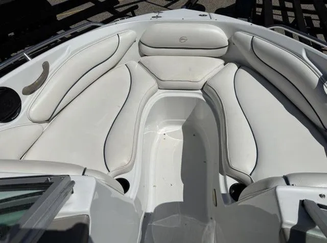 Slide: The Image of Crownline Boats 210 LX 2005 - 16