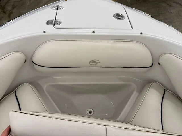 Slide: The Image of Crownline Boats 210 LX 2005 - 27