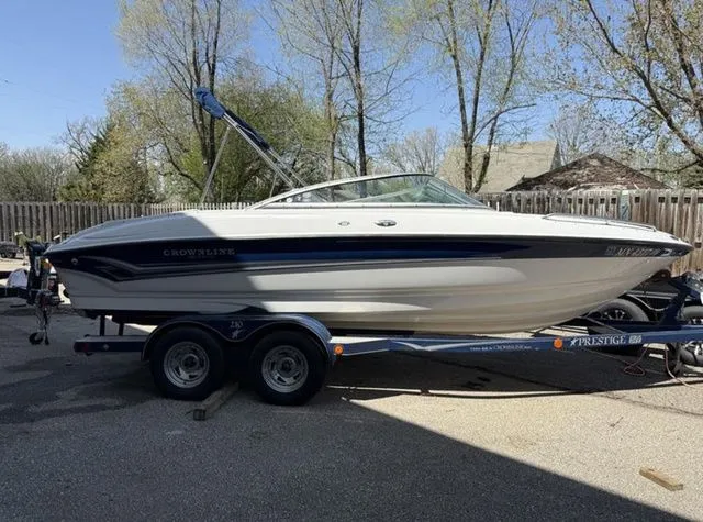 Slide: The Image of Crownline Boats 210 LX 2005 - 3