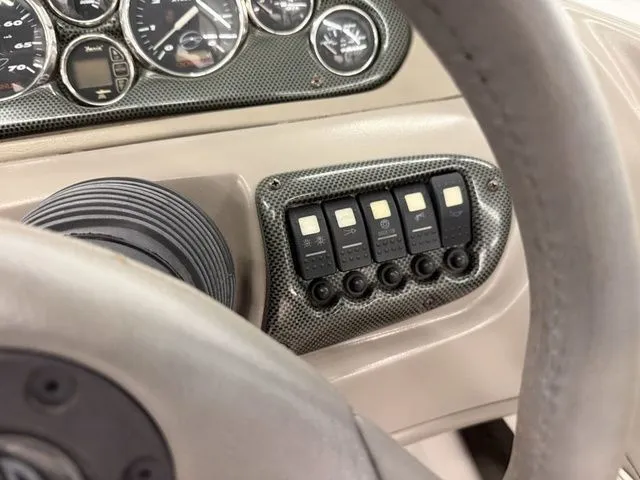 Slide: The Image of Crownline Boats 210 LX 2005 - 21