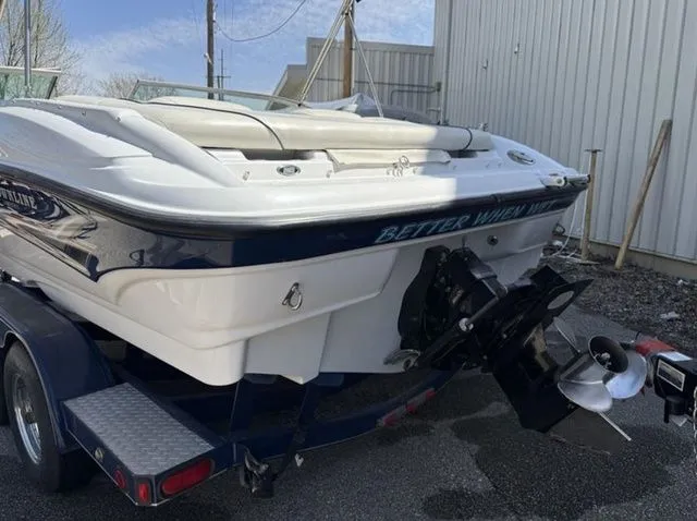 Slide: The Image of Crownline Boats 210 LX 2005 - 5