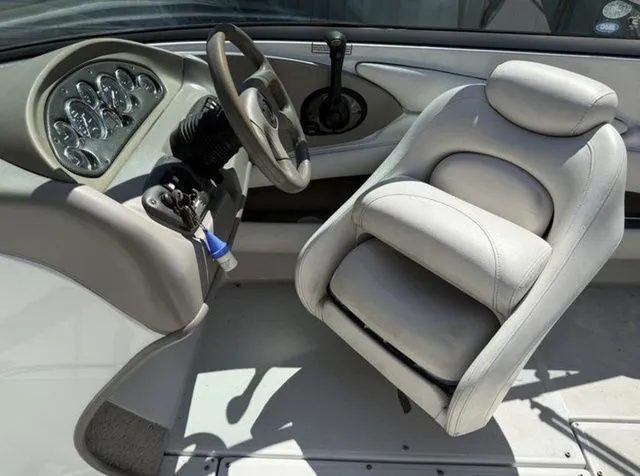 Slide: The Image of Crownline Boats 210 LX 2005 - 10