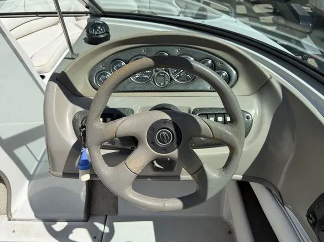 Slide: The Image of Crownline Boats 210 LX 2005 - 11