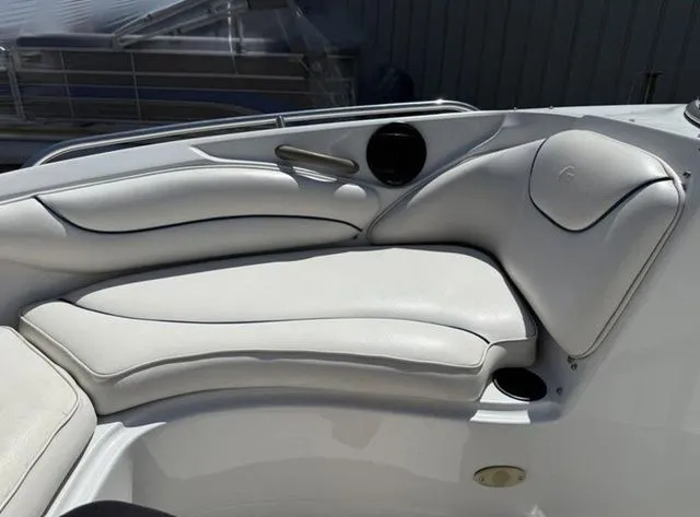 Slide: The Image of Crownline Boats 210 LX 2005 - 19