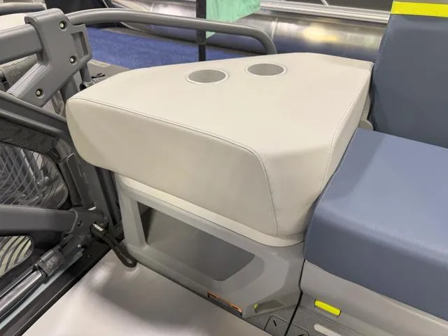 Slide: The Image of Sea-Doo Switch Cruise Limited 21 2025 - 26