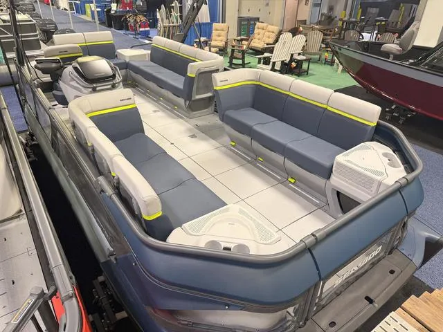 Slide: The Image of Sea-Doo Switch Cruise Limited 21 2025 - 29