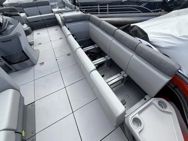 Slide: The Image of Sea-Doo Switch Cruise 21 2025 - 10