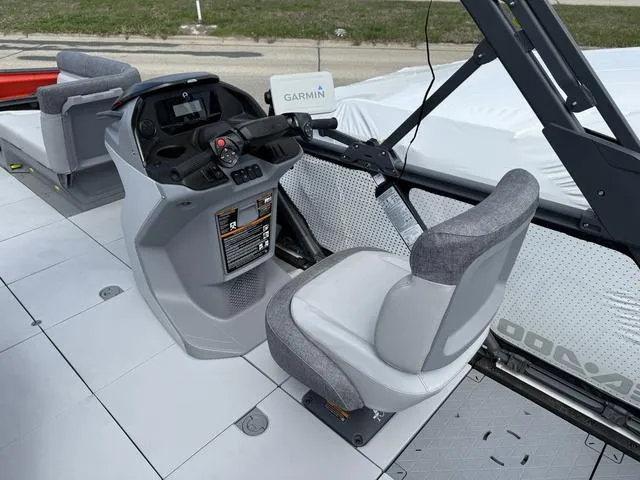 Slide: The Image of Sea-Doo Switch Cruise 21 2025 - 13