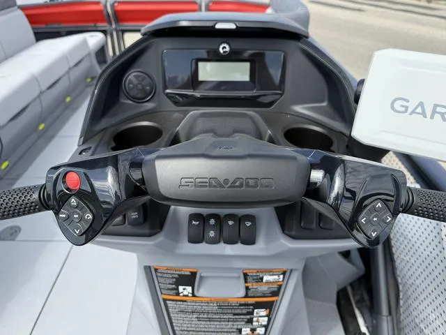 Slide: The Image of Sea-Doo Switch Cruise 21 2025 - 16