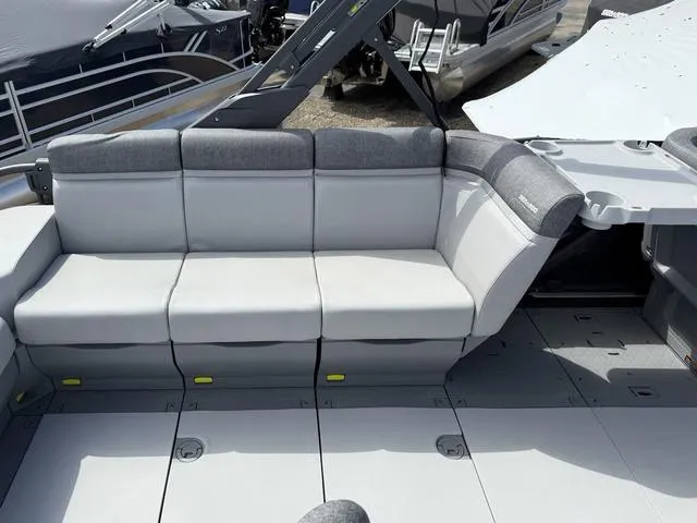 Slide: The Image of Sea-Doo Switch Cruise 21 2025 - 23