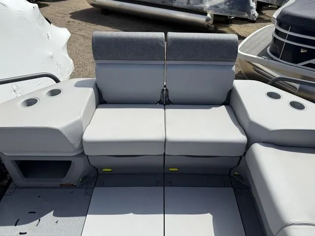 Slide: The Image of Sea-Doo Switch Cruise 21 2025 - 25