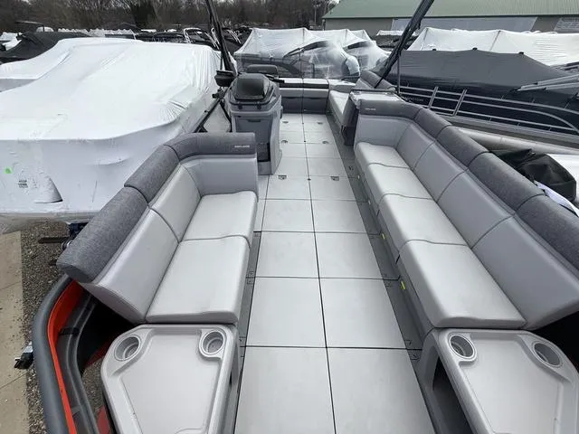 Slide: The Image of Sea-Doo Switch Cruise 21 2025 - 5