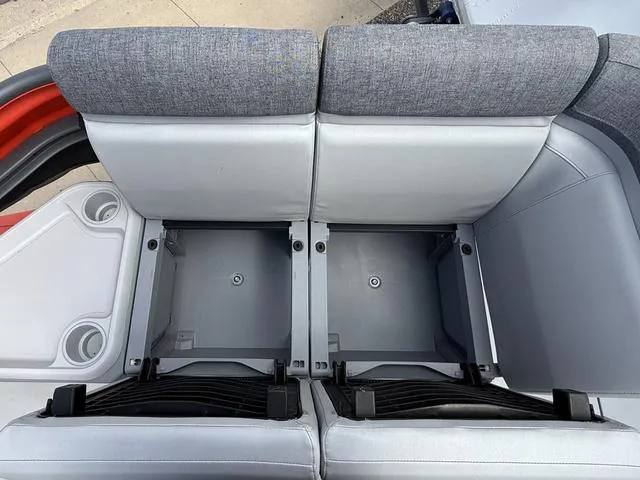 Slide: The Image of Sea-Doo Switch Cruise 21 2025 - 8