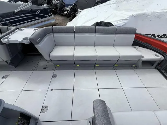 Slide: The Image of Sea-Doo Switch Cruise 21 2025 - 9